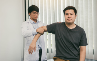 คลินิกจัดกระดูกใกล้ฉัน เลือกยังไงให้รักษาอาการปวดได้ตรงจุด