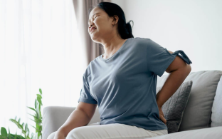 5 วิธีใช้ชีวิตของผู้ป่วย “หมอนรองกระดูกทับเส้นประสาท” ให้กลับมาเคลื่อนไหวได้ดี